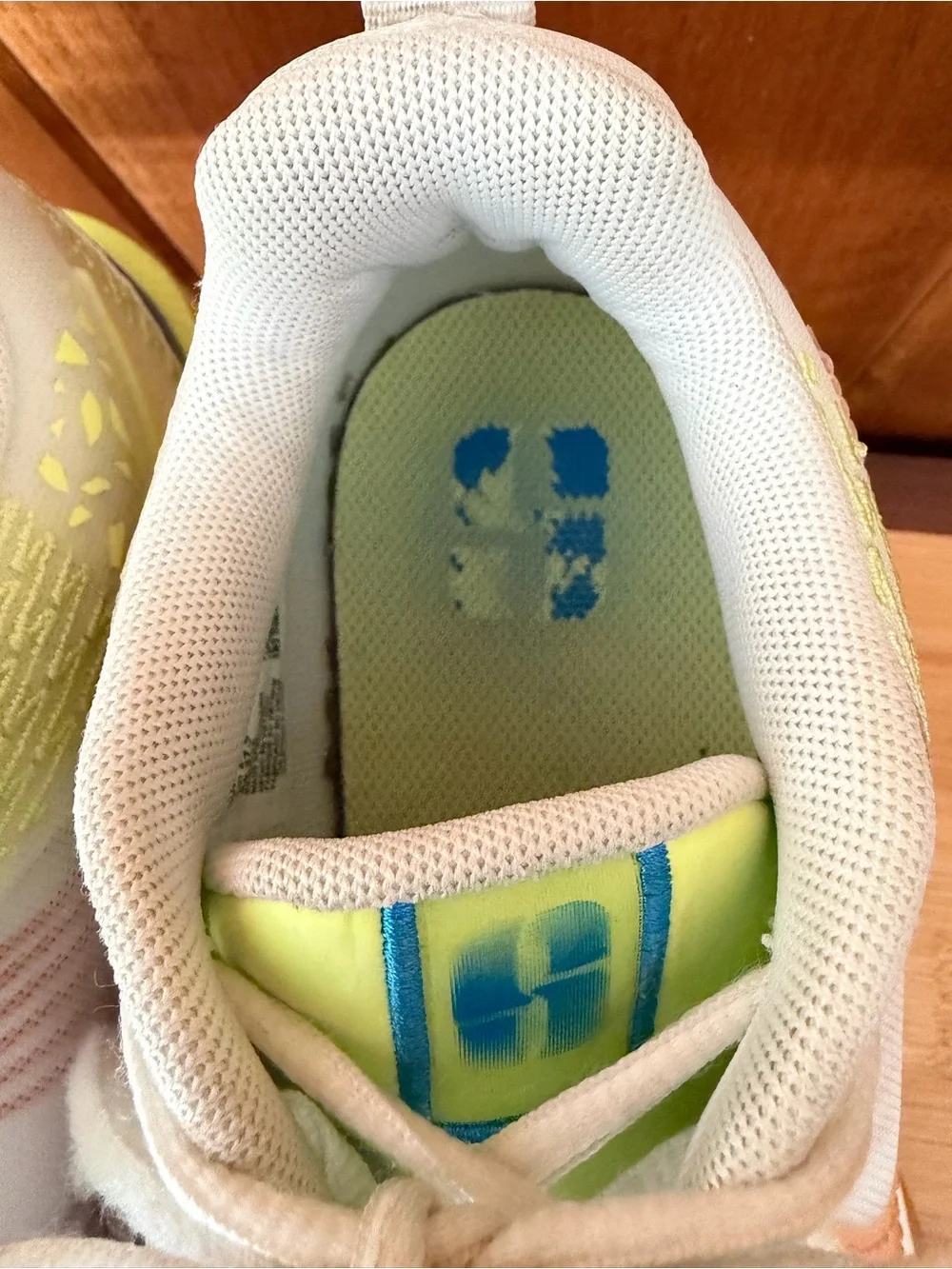 Nike Sabrina Kids 6.5 Y White/Lemon Sneaker Basketball Athletic Shoes. HF1188100